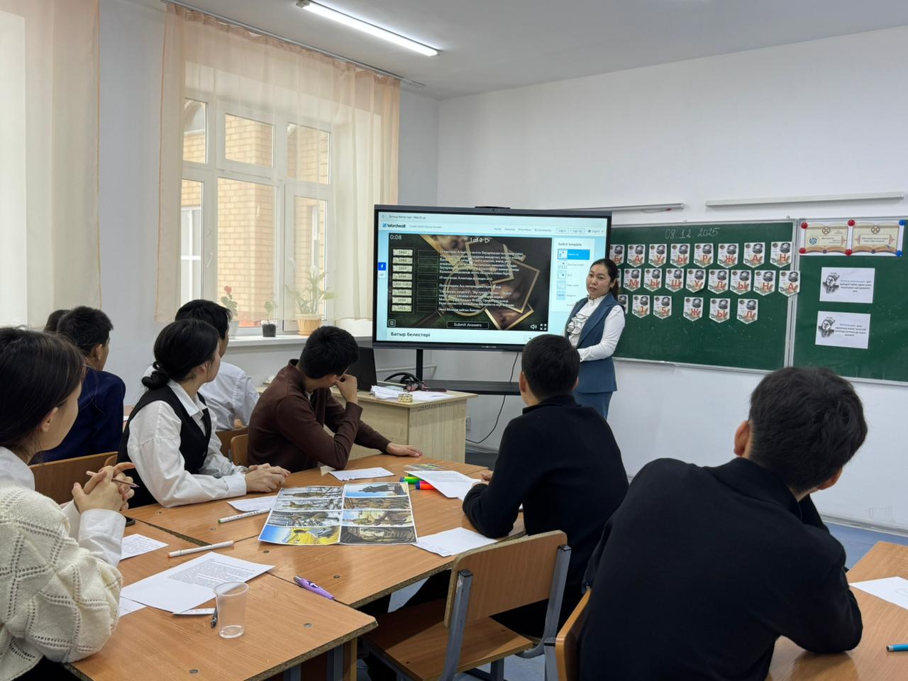 Прошёл открытый классный час на тему “115 лет со дня рождения Народного героя Бауыржана Момышулы”.